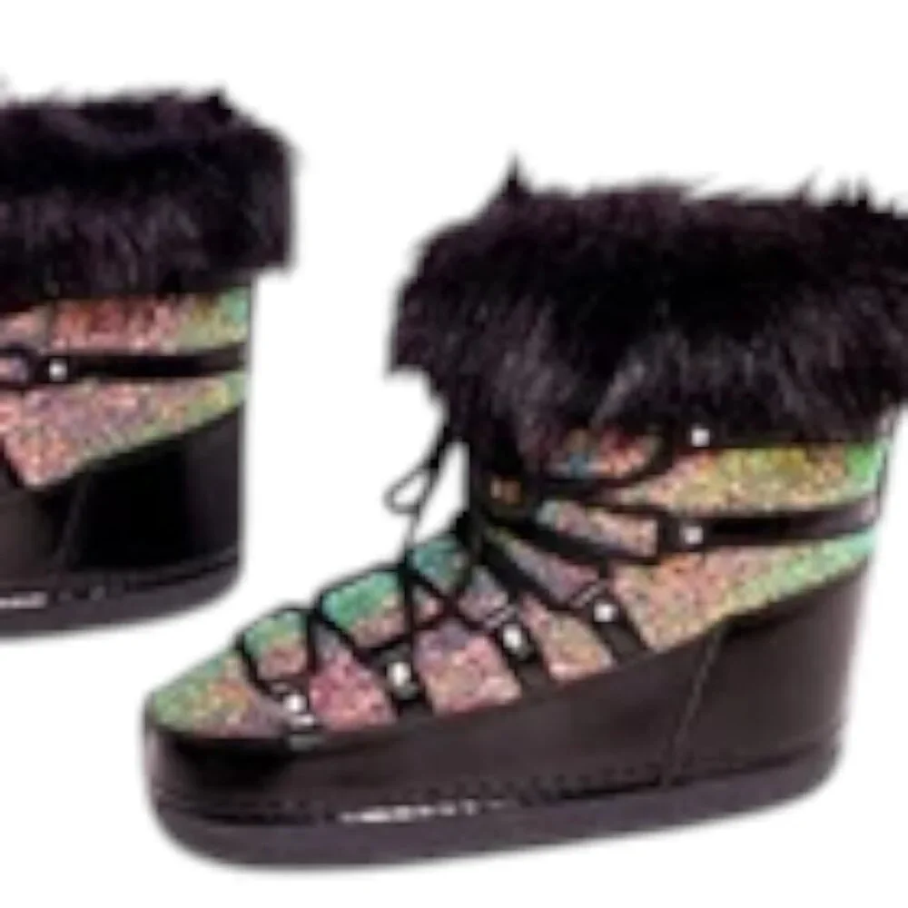 Cape Robbin Women's Polar Black‎ lace up Faux Fur Moon Boots sz 10 NWB